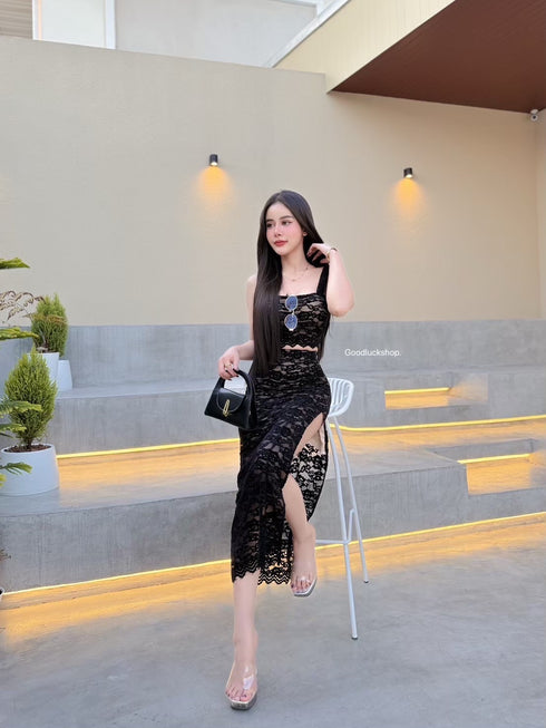 Two Piece Lace Padded Cropped Top With Slit Skirt
